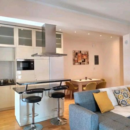 Stylish -Modern Apartment Heart Of Marousi 雅典 外观 照片