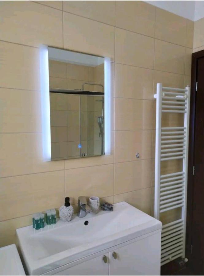 Stylish -Modern Apartment Heart Of Marousi 雅典 外观 照片